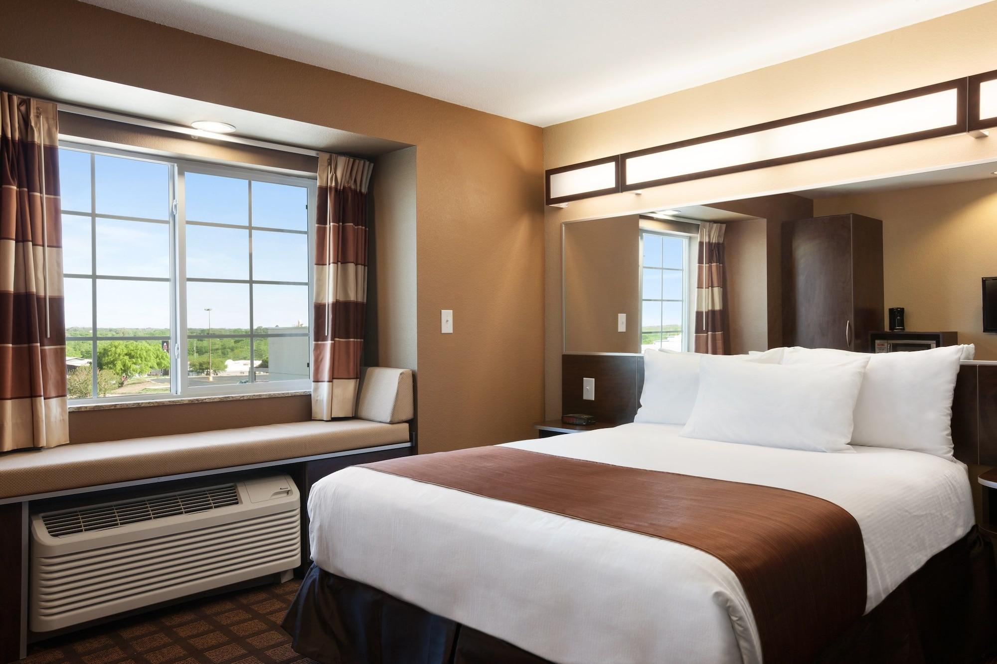 Garner Hotel Gonzales By Ihg Εξωτερικό φωτογραφία