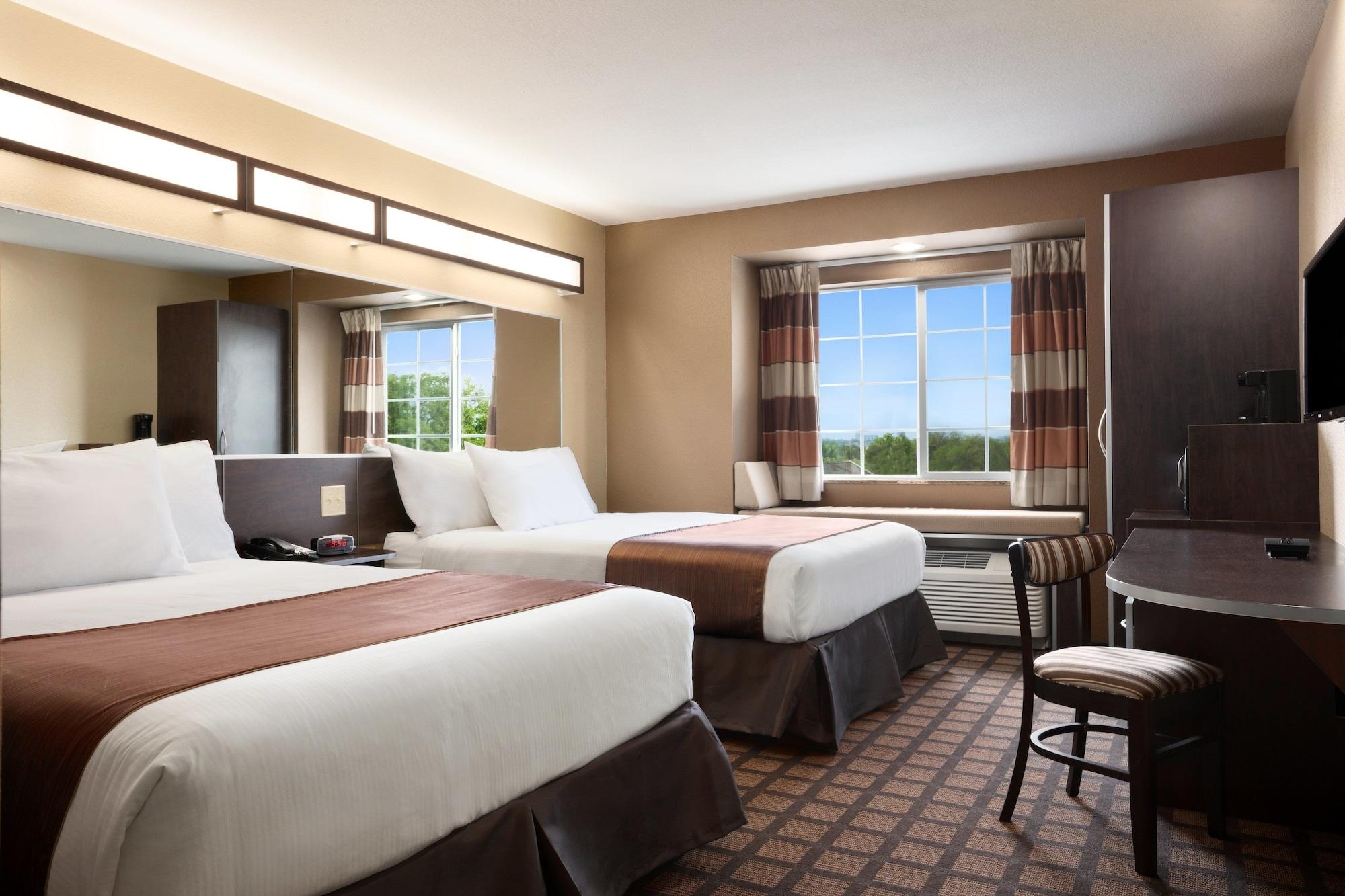 Garner Hotel Gonzales By Ihg Εξωτερικό φωτογραφία